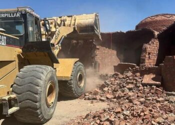 وزير الإسكان يُصدر قرارين لإزالة التعديات والمخالفات بمدينتي الشيخ زايد والفيوم الجديدة