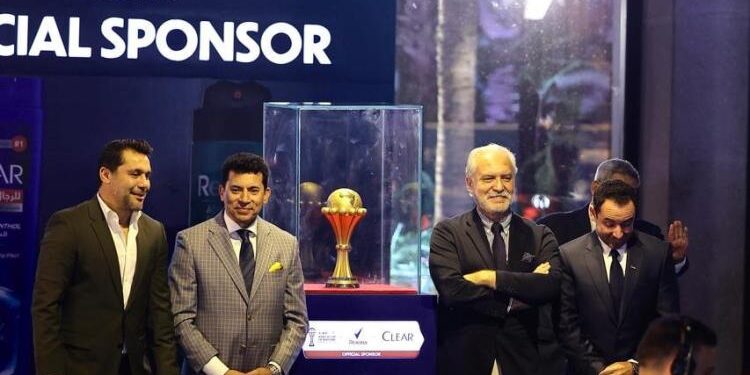 وزير الشباب والرياضة يشهد احتفالية استقبال كأس الأمم الافريقية  في مصر
