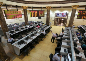 مؤشرات البورصة تتباين بمستهل التعاملات .. و” إيجي إكس 30 ” يتراجع 0.26%