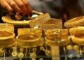 الذهب يواصل الصعود محليًا وعالميًا.. عيار 21 يسجل مستوى تاريخيًا ويتجاوز 5100 جنيه