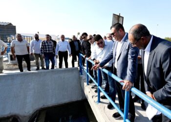 وزير الإسكان يتفقد أعمال رفع كفاءة محطة المياه الرئيسية بمدينة العبور