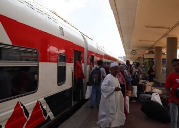 الهيئة القومية لسكك حديد مصر تُسيّر الرحلة السابعة عشر ضمن قطارات العودة الطوعية للأشقاء السودانيين إلى وطنهم