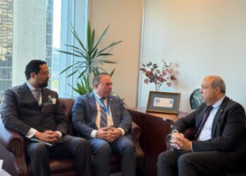 مصر والدومينيكان تبحثان تعزيز التعاون في الطيران المدني على هامش اجتماعات الإيكاو