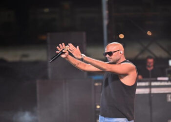 شارموفرز يحيى حفلا غنائياً بأحد فنادق العلمين