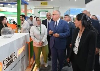 وزير الري يفتتح فعاليات اليوم الثاني من “معرض صحاري” المخصص لملف “المياه والري”