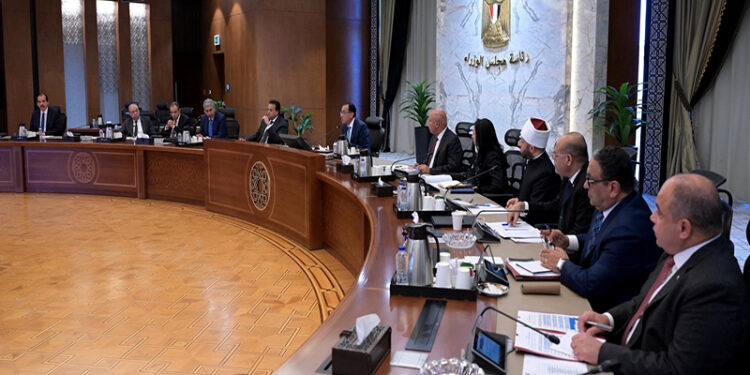 رئيس الوزراء يترأس اجتماع اللجنة العليا للحج