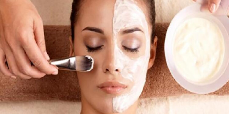 طرق علاج الكلف الطبيعية والتخلص من البقع