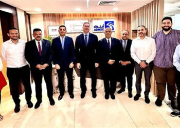 وزير البترول والثروة المعدنية يتفقد مقر شركة إنبي في أبوظبي