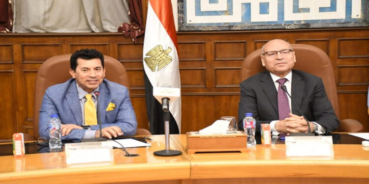 وزير الشباب والرياضة ومحافظ القاهرة يطلقان مبادرة “الكيانات في الشارع”