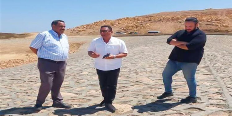 وزير الري يتابع موقف منشآت الحماية من أخطار السيول والآبار الجوفية بنطاق محافظة مطروح