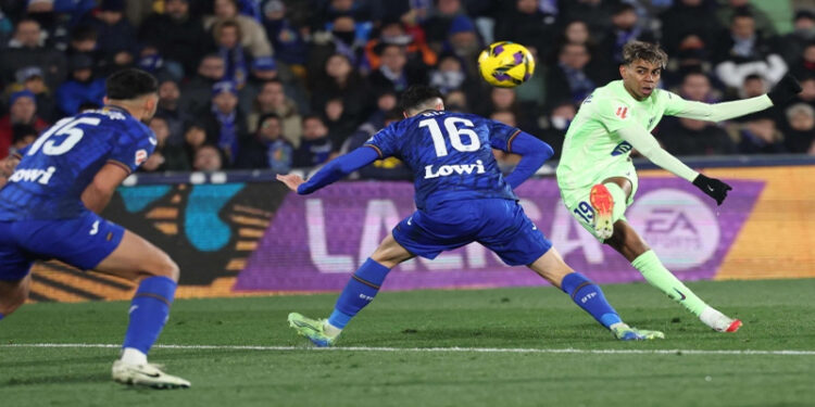 برشلونة يواجه خيتافي فى رحلة الحفاظ على لقب الدوري الإسباني