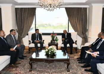 وزير الشباب والرياضة يلتقي الأمين العام لجامعة الدول العربية دعماً للعمل العربي المشترك