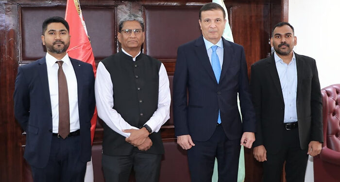 وزير الزراعة يبحث مع وفد هندي رفيع المستوى تعزيز التعاون الزراعي