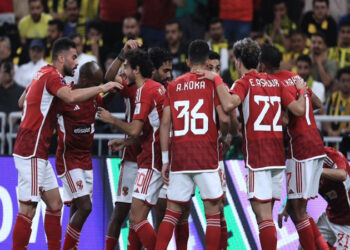 الأهلي يواجه إنبي في الدوري الليلة