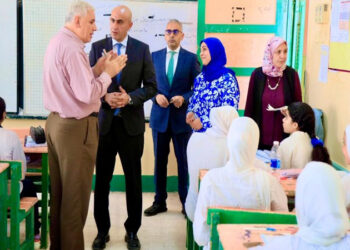 وزير التربية والتعليم يتفقد سير العملية التعليمية بعدد من مدارس محافظة الشرقية