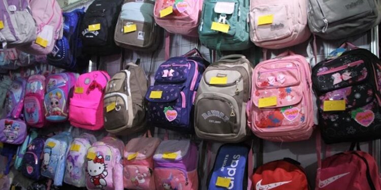 أسعار الشنط بمعرض أهلا مدارس 2025 في مدينة نصر