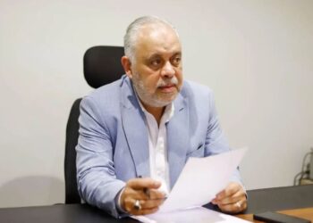 استقالة أشرف زكي المفاجئة من نقابة الممثلين