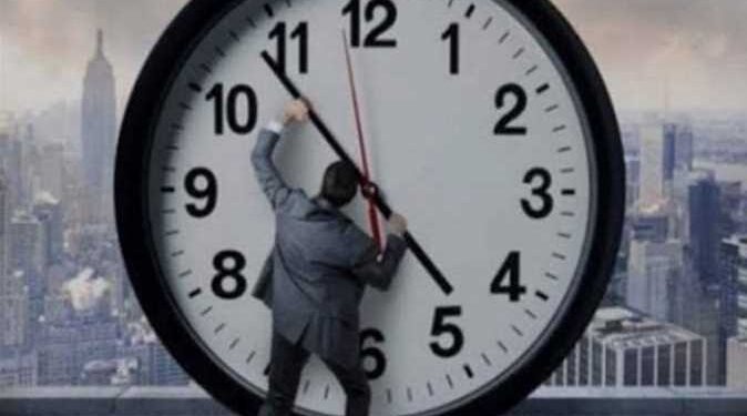 موعد تطبيق التوقيت الشتوي.. الخميس أم الجمعة؟