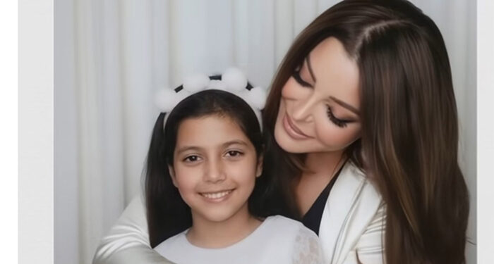 سميرة سعيد تشارك في تريند صورتك مع المشاهير بهذه الصورة