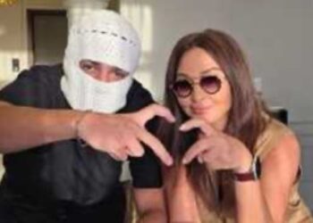 توليت يشارك صورة مع إليسا قبل إحيائها حفلا بالقاهرة