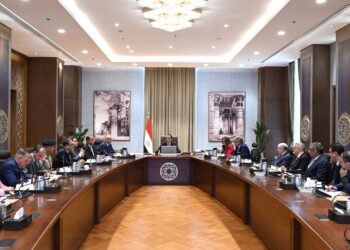 رئيس الوزراء: خطة لزيادة حجم أسطول الطيران بنحو 30% خلال الفترة المقبلة