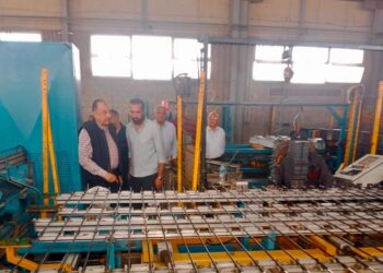 في جولة مفاجئة.. وزير قطاع الأعمال العام يتفقد شركتي “النصر للمواسير” و”سيجوارت” ويتابع سير العمليات الإنتاجية