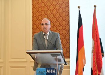 وزير الرى: التوسع في معالجة وإعادة استخدام المياه والتحول للتحلية للإنتاج الكثيف للغذاء