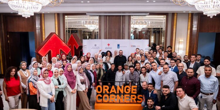 مدينة مصر تحتفل مع دفعة عام 2024 بالتخرج من مبادرة Orange Corners في مصر