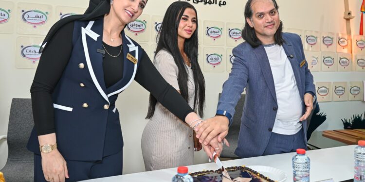 الفنانة منة عرفة تحصل على الإقامة الذهبية بالإمارات