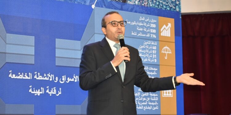 مساعد رئيس هيئة الرقابة المالية يشارك مع وزارة الشباب والرياضة في قمة الشمول المالي والرقمي للشباب