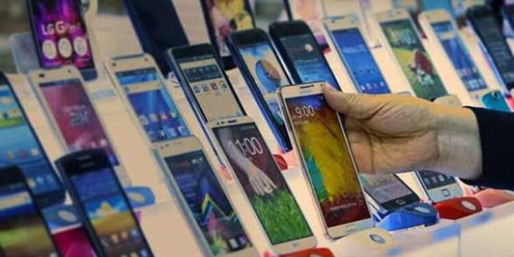 تقرير فيتش: مصر ستكون مركز لصناعة الهواتف الذكية