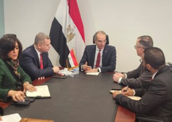 وزير الاتصالات يبحث مع مسؤولى كبرى الشركات الأمريكية التوسع في استثماراتها في مجال التعهيد في مصر