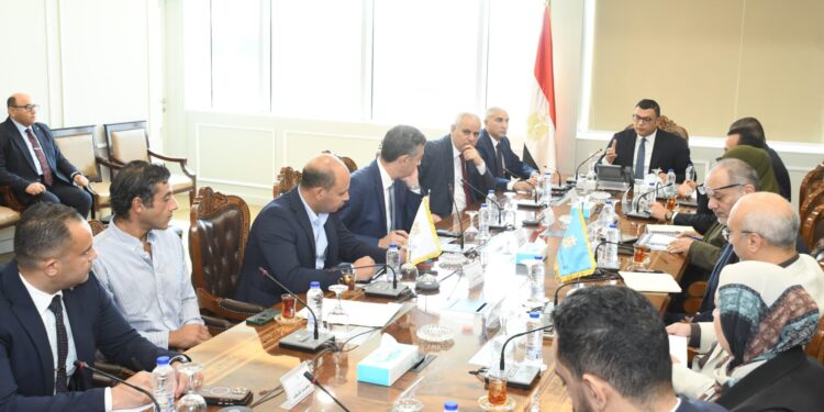 وزير الإسكان يُتابع معدلات تسويق وتسليم عدد من المشروعات والفرص الاستثمارية بالمدن الجديدة