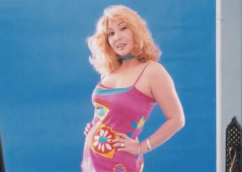 نادية الجندي تخطف الأضواء بإطلالة شبابية