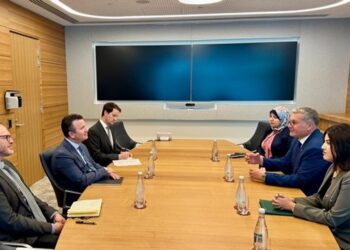 وزير البترول يبحث التعاون مع شركات التعدين والغاز في غرب أستراليا