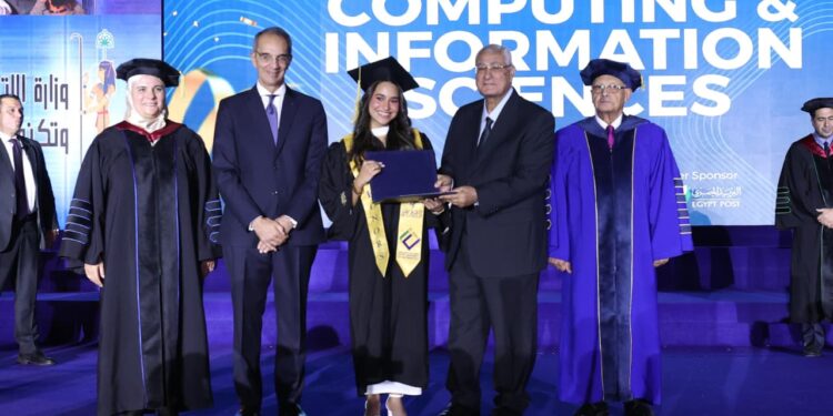 جامعة مصر للمعلوماتية (EUI) تحتفل بتخريج أول دفعة من كليات علوم الحاسب والمعلومات وتكنولوجيا الأعمال والفنون الرقمية والتصميم