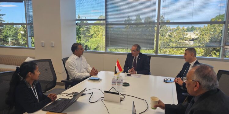 وزير الاتصالات يبحث مع شركات عالمية التعاون فى مجالات تصميم وتصنيع الإلكترونيات