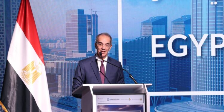 وزير الاتصالات: المدن الذكية وسيلة لتمكين المواطن من الحصول على خدماته بوسائل رقمية محوكمة وحديثة