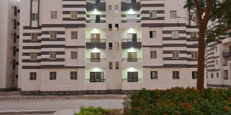 وزير الإسكان يتابع موقف تنفيذ وحدات المبادرة الرئاسية “سكن لكل المصريين” بمدن “العبور الجديدة وحدائق العاشر من رمضان وأسيوط الجديدة”
