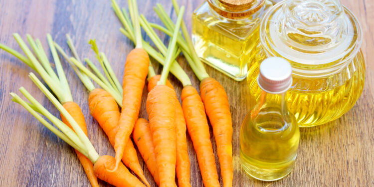 سيروم الوقاية من الشيخوخة وعلاج الصدفية.. فوائد خارقة لزيت طبيعي منسي