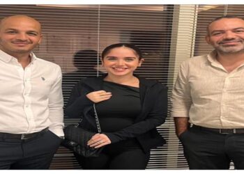 الصورة الأولى لرنا رئيس بعد تماثلها للشفاء من أزمتها الصحية