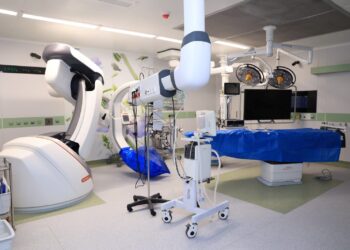 البنك الأهلي المصري يساهم بمبلغ 60 مليون جنيه لصالح وحدة الايكمو من خلال لجنة زكاة طوارئ قصر العيني