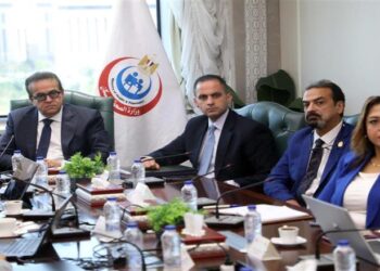 ووزير الصحة يبحث مع البنك الدولي تعزيز التعاون في ملف القضية السكانية