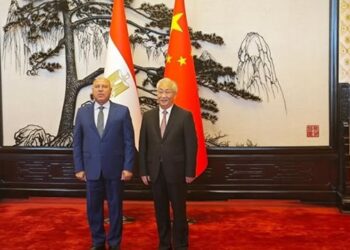 وزير الصناعة يلتقي نائب رئيس مجلس الدولة الصيني المختص بقطاعي النقل والصناعة وبحضور وزير الصناعة الصيني