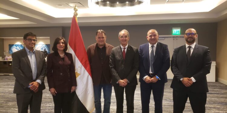 وزير الاتصالات يناقش مع مسؤولى شركات أمريكية زيادة استثماراتها فى مصر وتوسيع التعاون فى مجالات الذكاء الاصطناعى