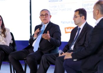 وزير البترول يتفقد مشروعات التطوير وزيادة الإنتاج وترشيد الطاقة بشركة العامرية لتكرير البترول