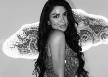 كارولين عزمي تستعرض جمالها بإطلالة جذابة