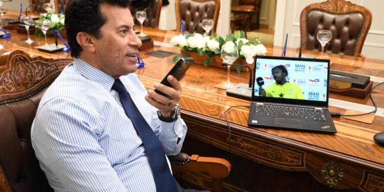 وزير الرياضة يدعم منتخب الشباب لكرة القدم تحت 20 سنة