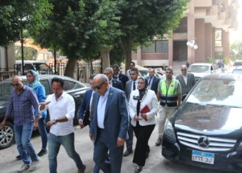 وزير الكهرباء يتابع مستجدات سير العمل في مواقع إضافة مصدر التغذية الثالث إلى محطة محولات جزيرة الدهب