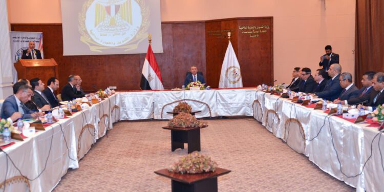 وزير التموين يبحث مع سفيرة الاتحاد الأوروبي بالقاهرة تعزيز التعاون في مجالات الأمن الغذائي والتجارة الداخلية